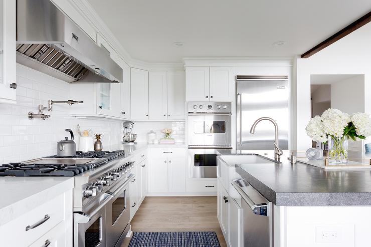 Viking kitchen appliances image